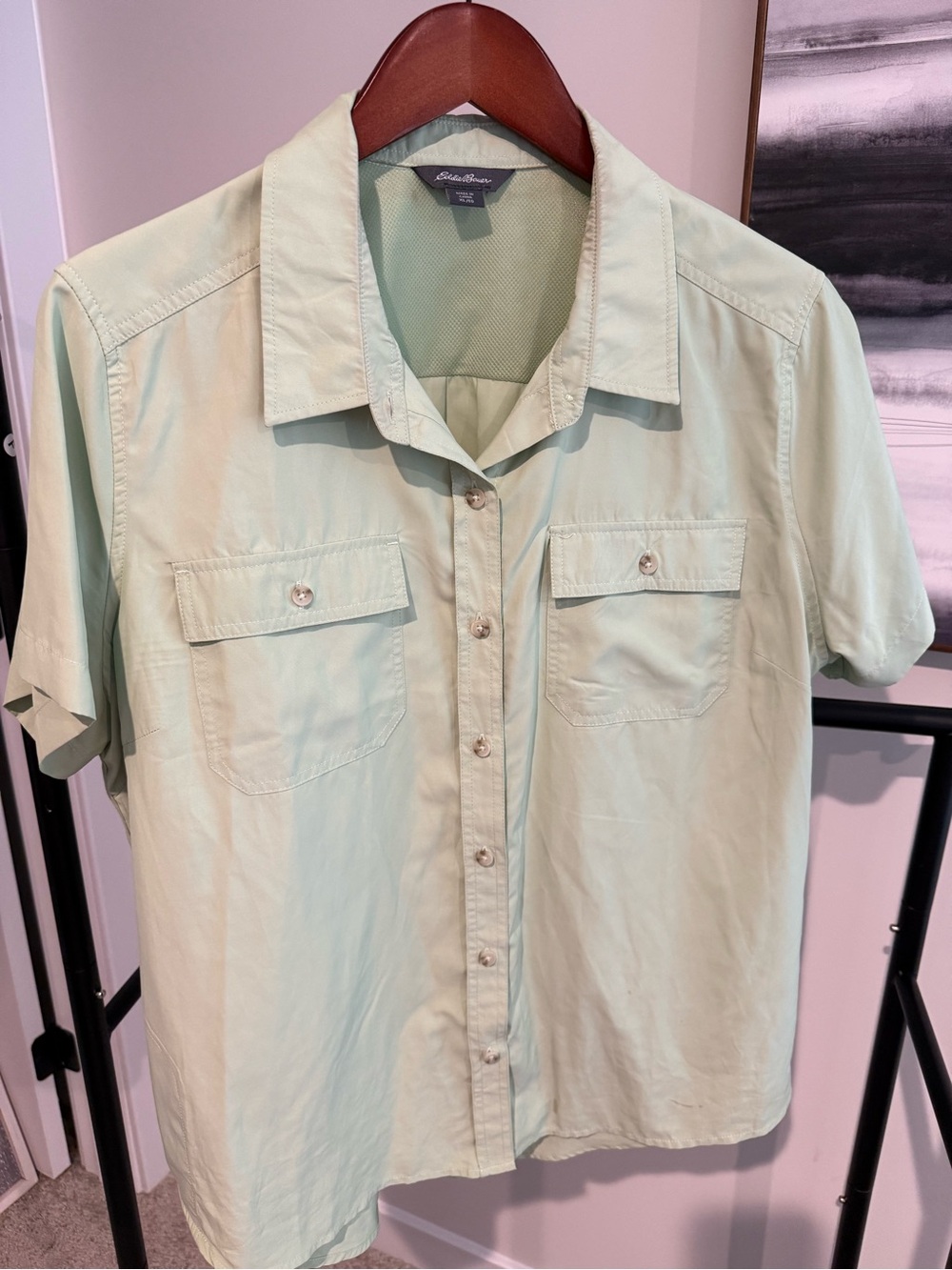 Eddie Bauer women’s Short-Sleeve Button-Down Shirt — Light Mint Green